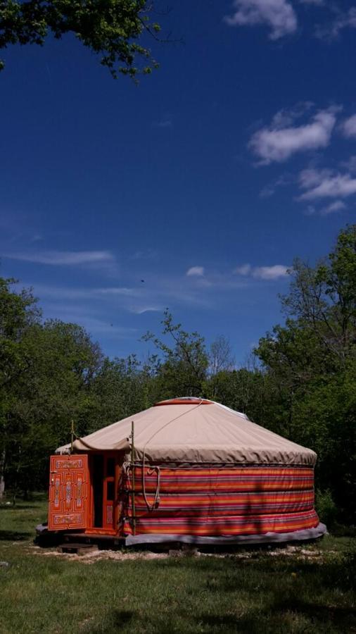 Campismo de Luxo Les Yourtes De Bascot Vaylats